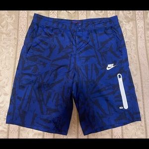 Black & blue Nike swim trunks